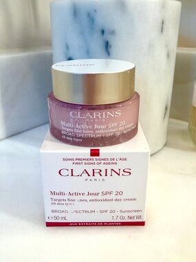 Clarins Multi-Active Jour SPF 20 Day Cream 
New in Box TESTER 1.7oz
